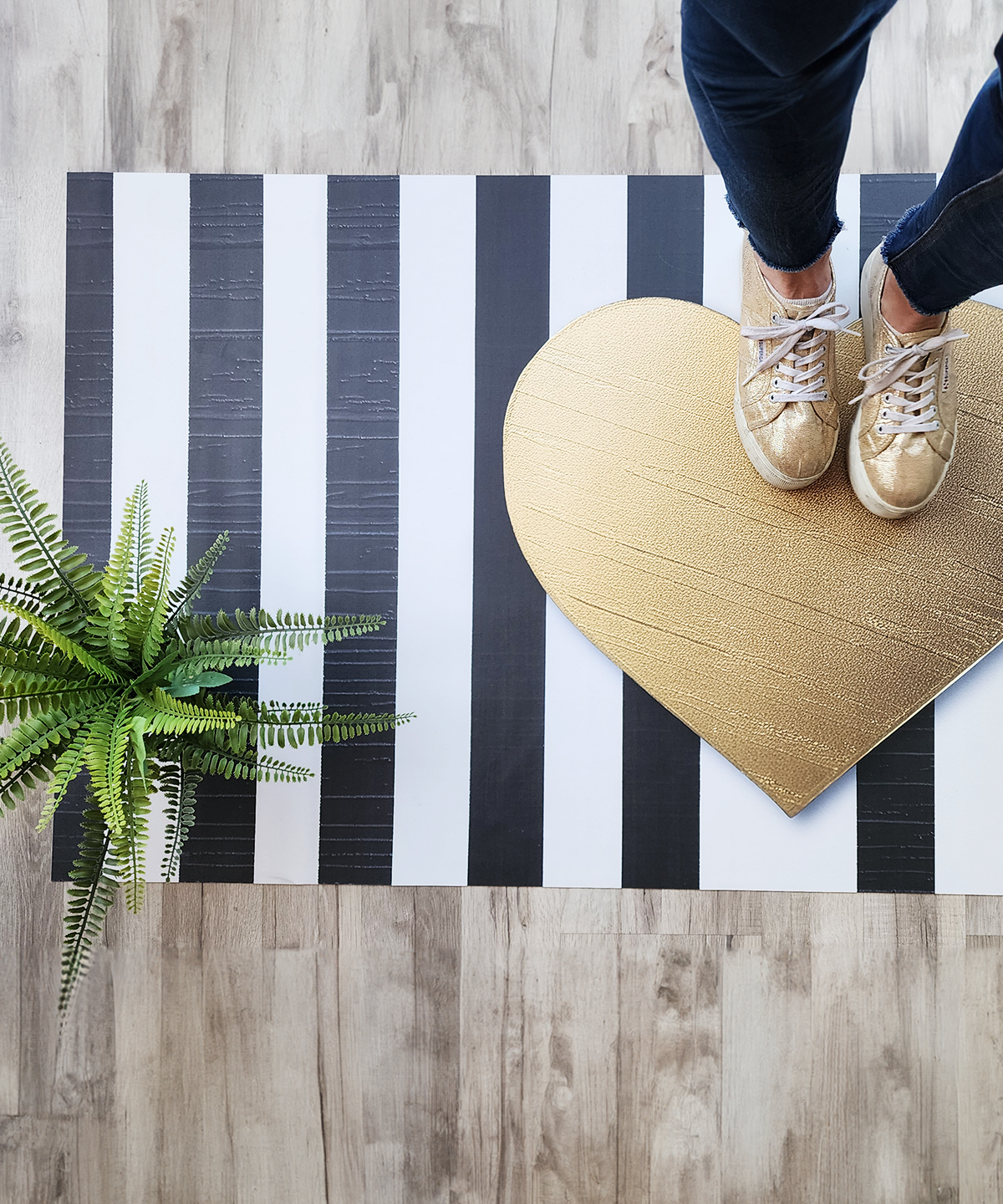 ALFOMBRA CORAZÓN DORADO